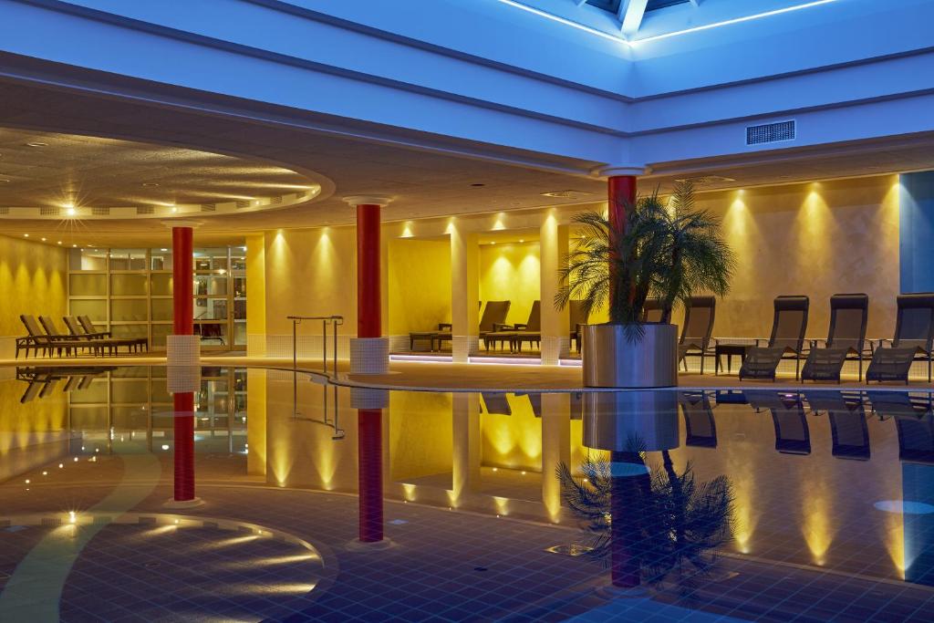 Indoor Water Experience